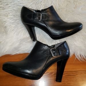 Ralph Lauren heeled booties black leather 7.5 M